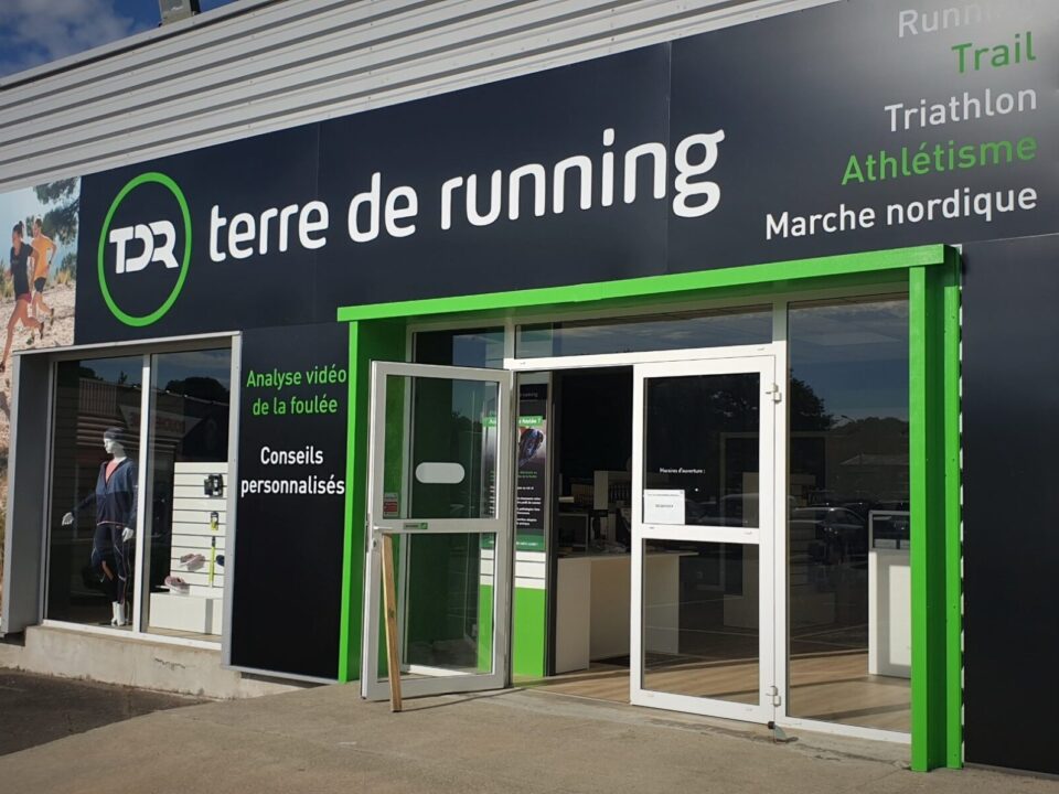 Enseigne magasin de sport à Redon